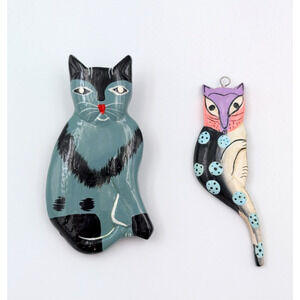 Vintage Cat Pin Brooch Pendant Wooden Hand-Painted Kitty Folk Art Whimsy